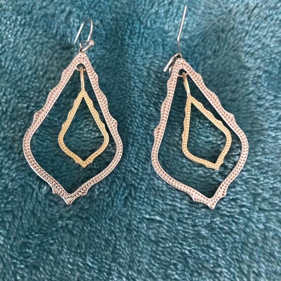Jewelry - Kendra Scott Dangle earrings